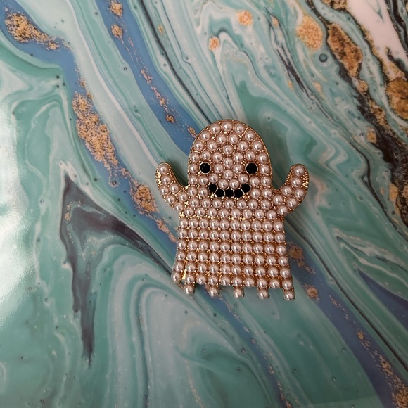 New Cute Pearly Spooky Halloween Ghost Brooch Pin/Fashion Jewellery👻🎃 - Picture 3 of 6